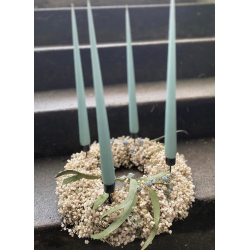 Adventskrans hndbundet p halm