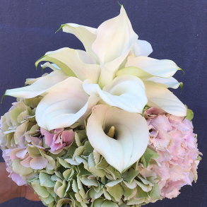 Enkel med Calla og Hortensia