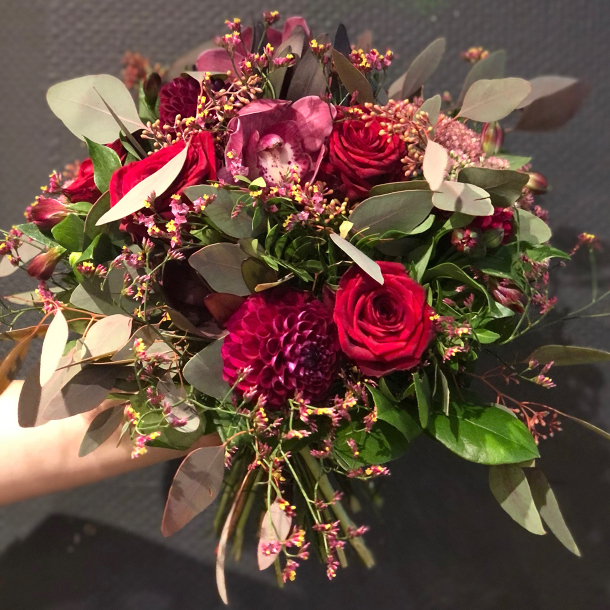 Klassisk ttbundet buket